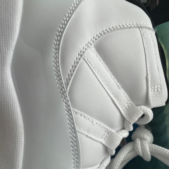 New Air Jordan 11 Retro ‘Legend Blue’ brings back an OG colorway main image 8
